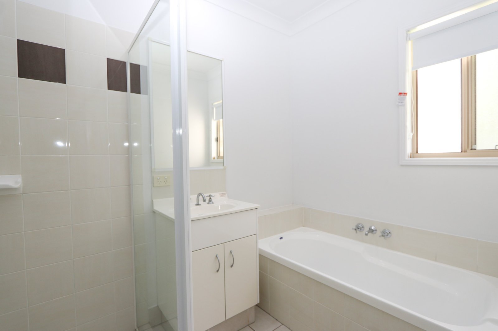 3/18 Pilar Court MOLENDINAR 12