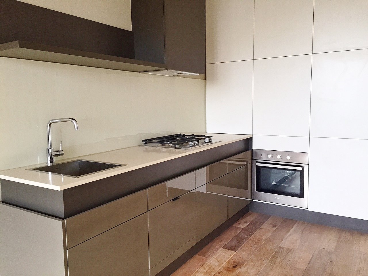 Gallery: 318/218 Bay Road