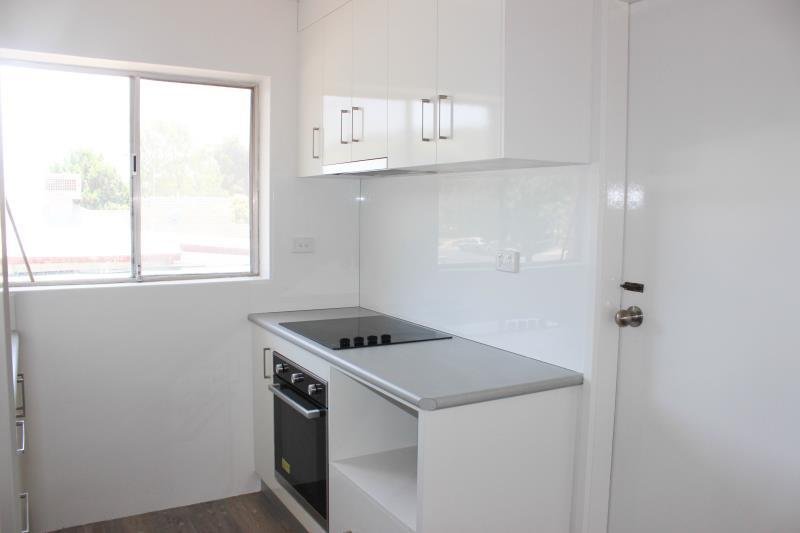 3/187 Lake Albert Road KOORINGAL 5