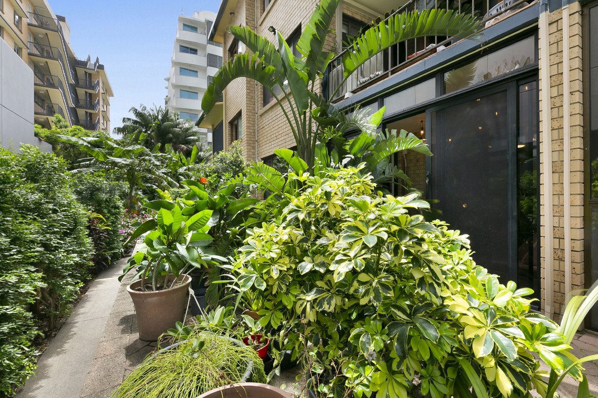 3/1881 Gold Coast Highway BURLEIGH HEADS 16