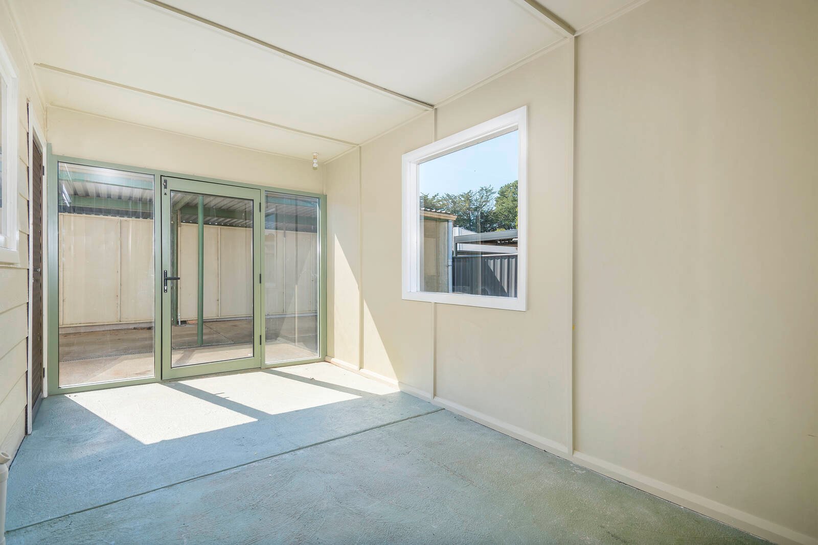 Real Estate and Property in 3/1891 Mount Macedon Road, Woodend, VIC