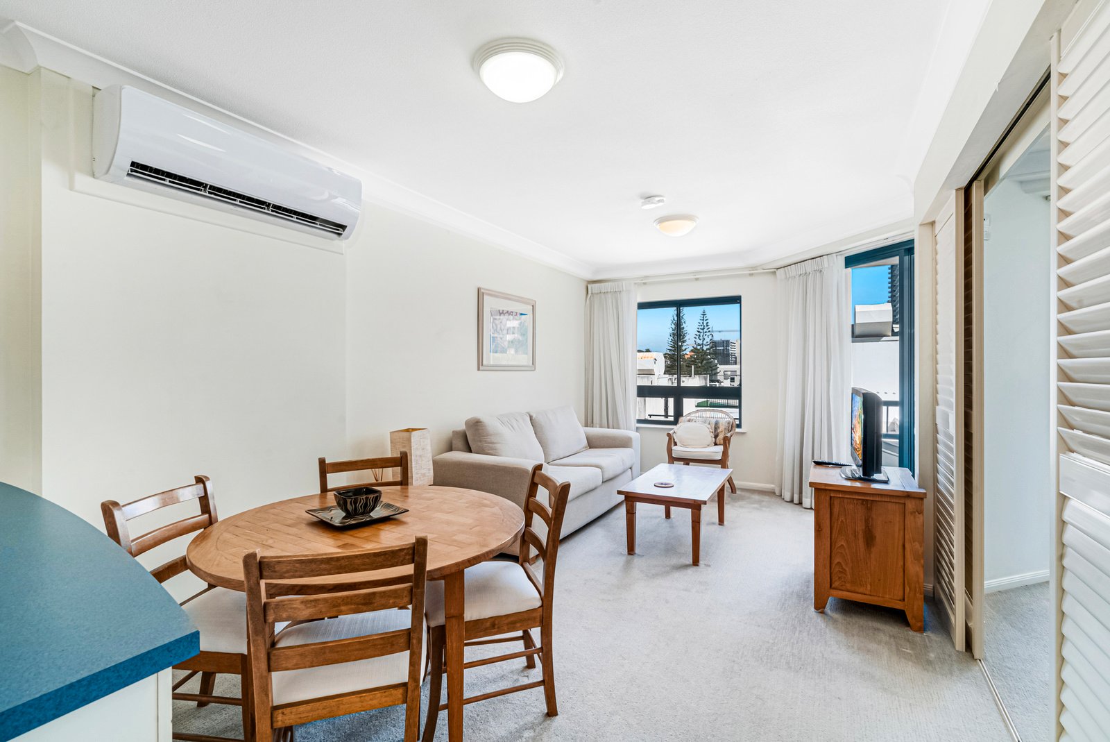 318/99 Griffith Street COOLANGATTA 3