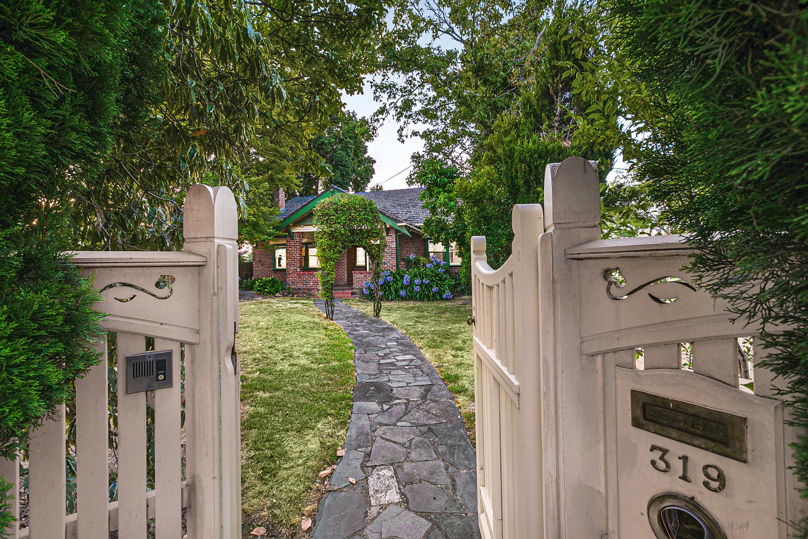 319 Upper Heidelberg Road, Ivanhoe VIC 3079