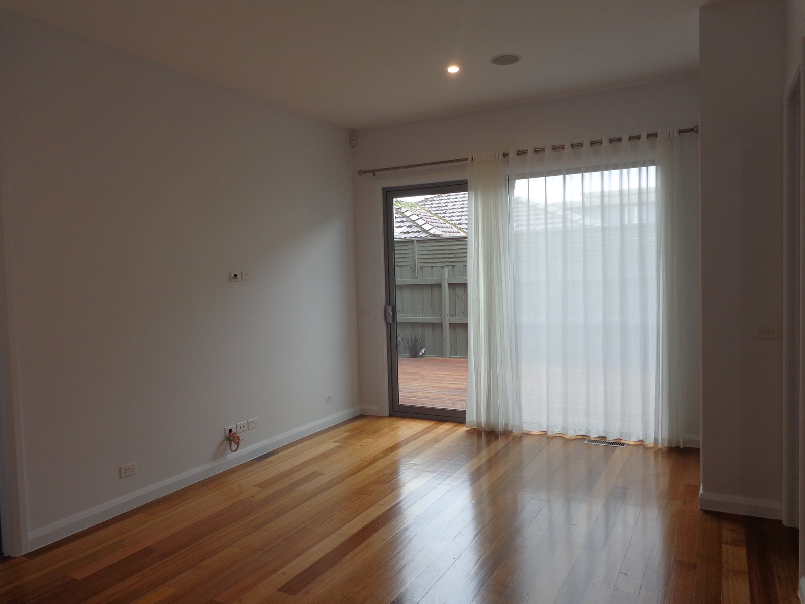 Gallery: 3/191 Beach Road
