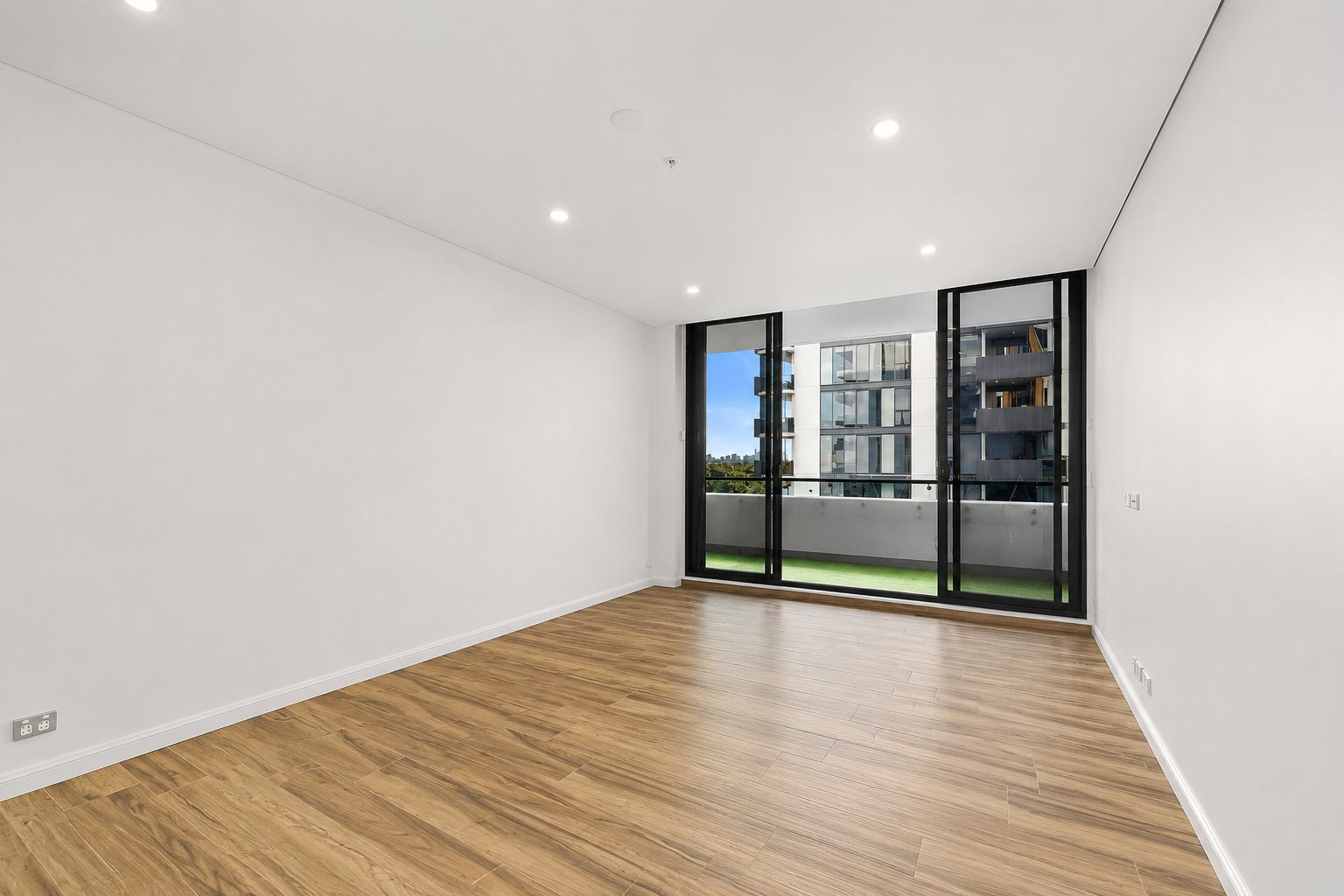319/15 Oscar Place EASTGARDENS 1