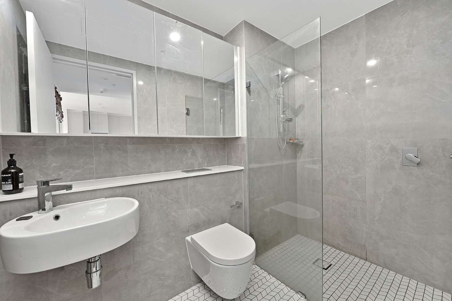 319/15 Oscar Place EASTGARDENS 4