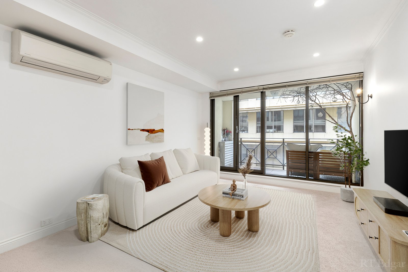 Real Estate and Property in 319/360 St Kilda Road, Melbourne, VIC