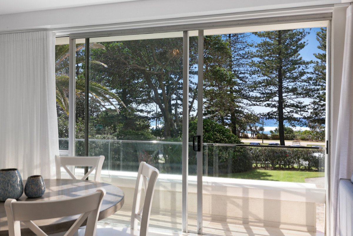 3/194-198 The Esplanade Burleigh Heads 1