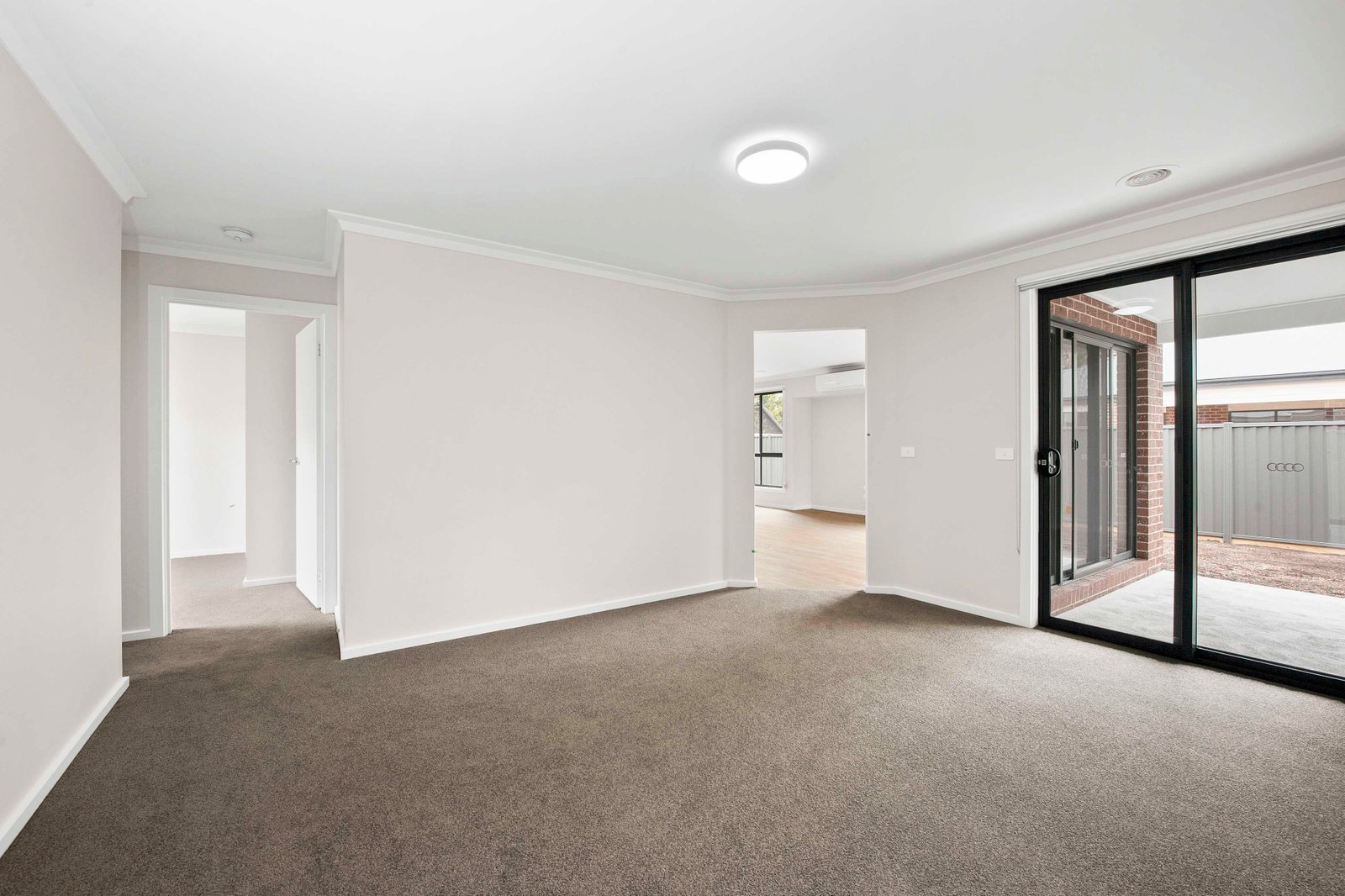 Gallery: 3/198a Howe Street