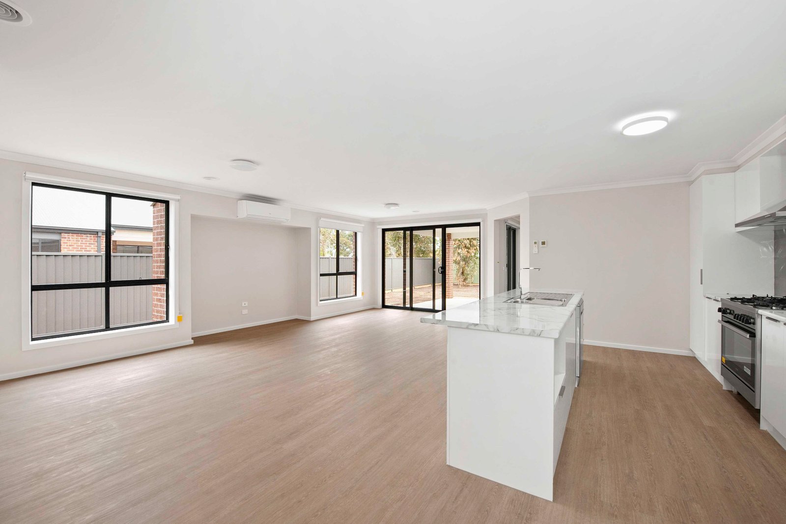 Gallery: 3/198a Howe Street