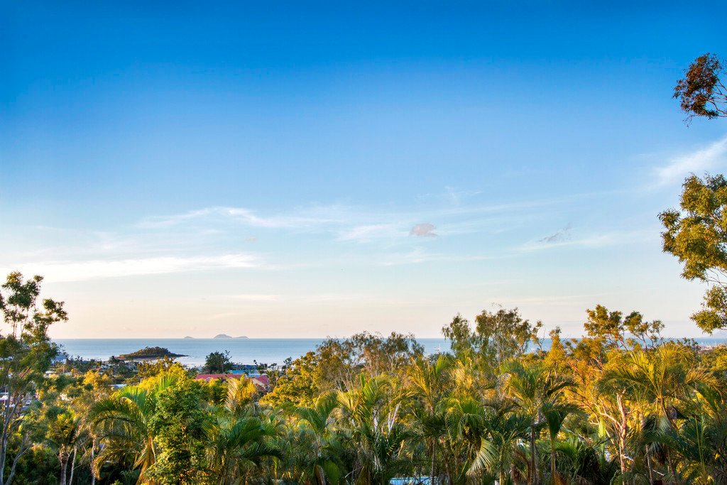 31a Manooka Drive CANNONVALE 4