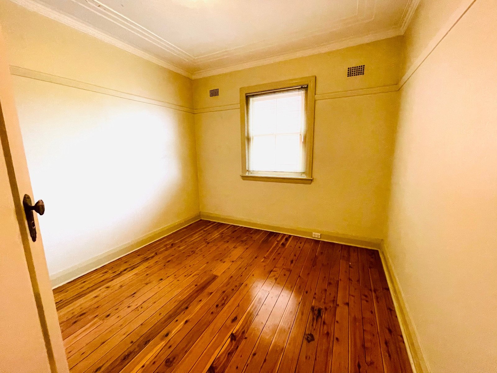 3/1A Short Street CARLTON 7