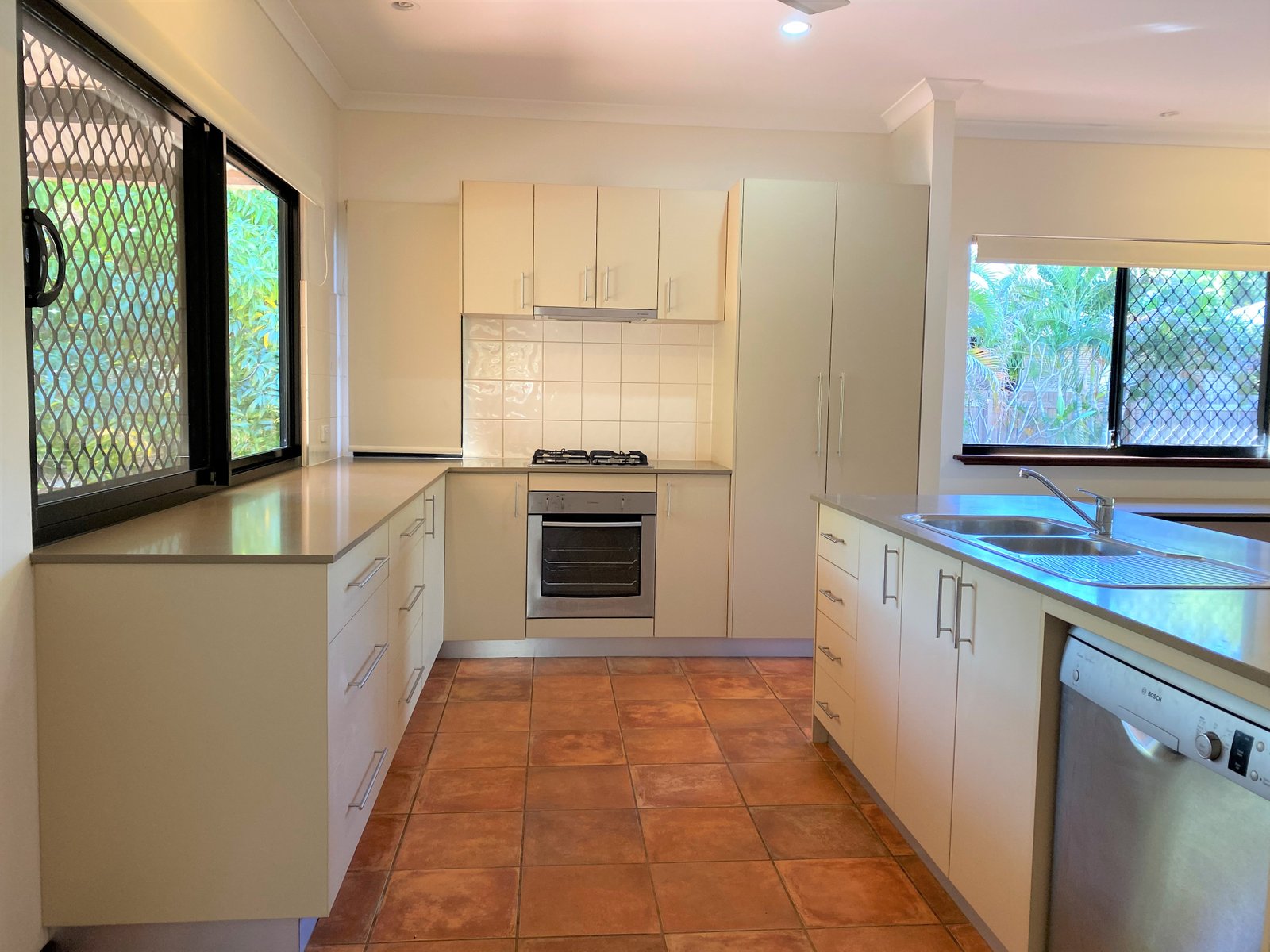 31B Louis Street BROOME 4