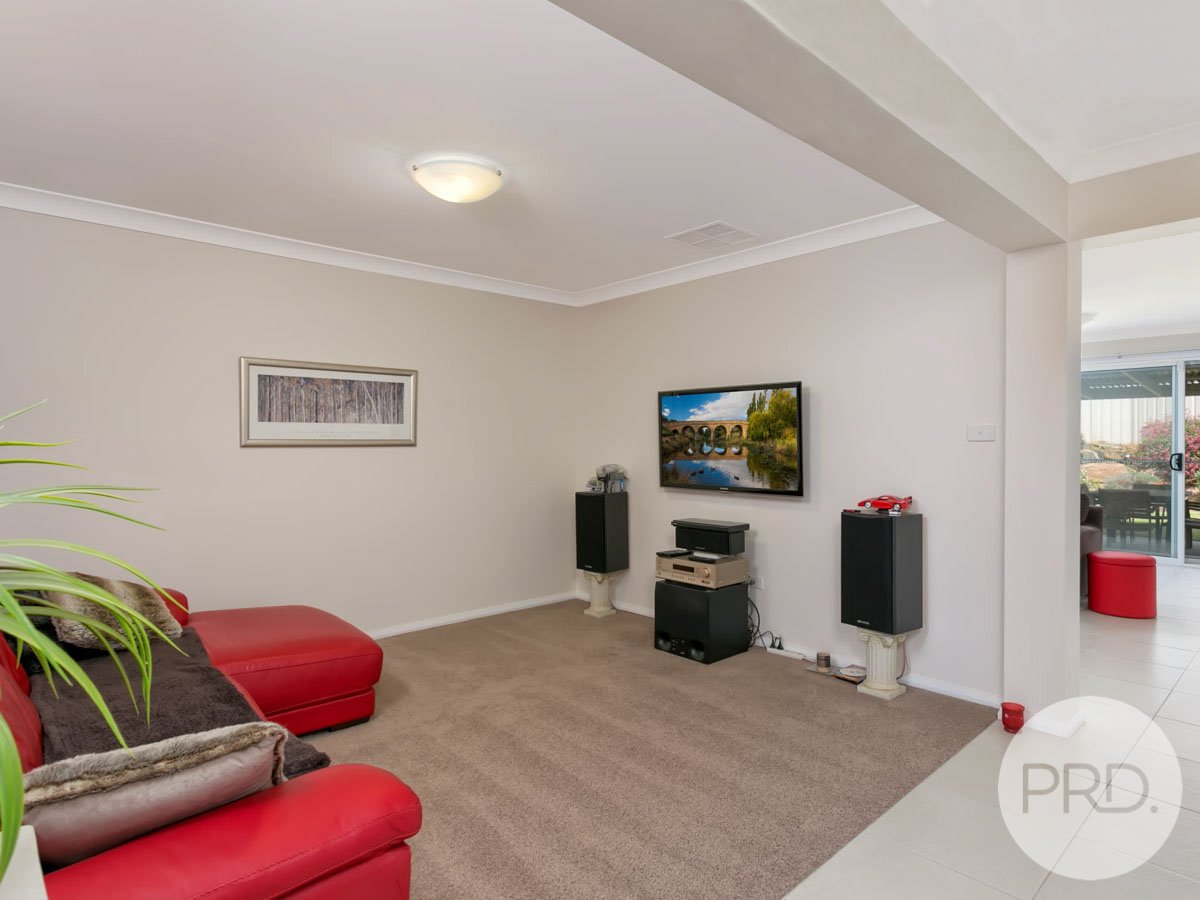 3/2-3 Larra Place BOURKELANDS 5