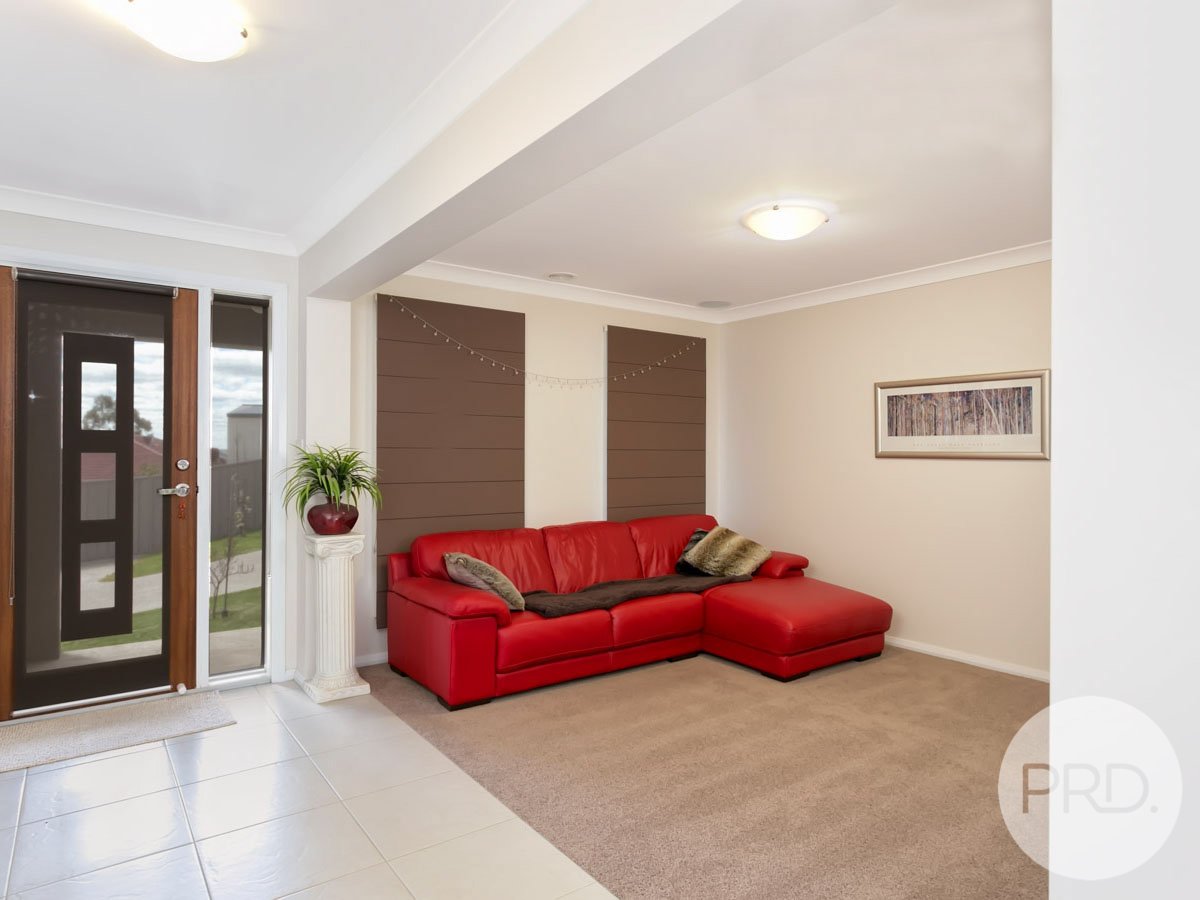 3/2-3 Larra Place BOURKELANDS 6