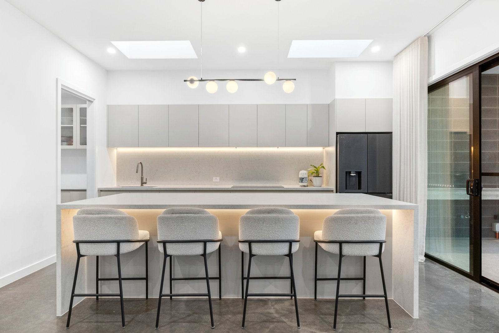 Gallery: 32-34 Queensridge Grove