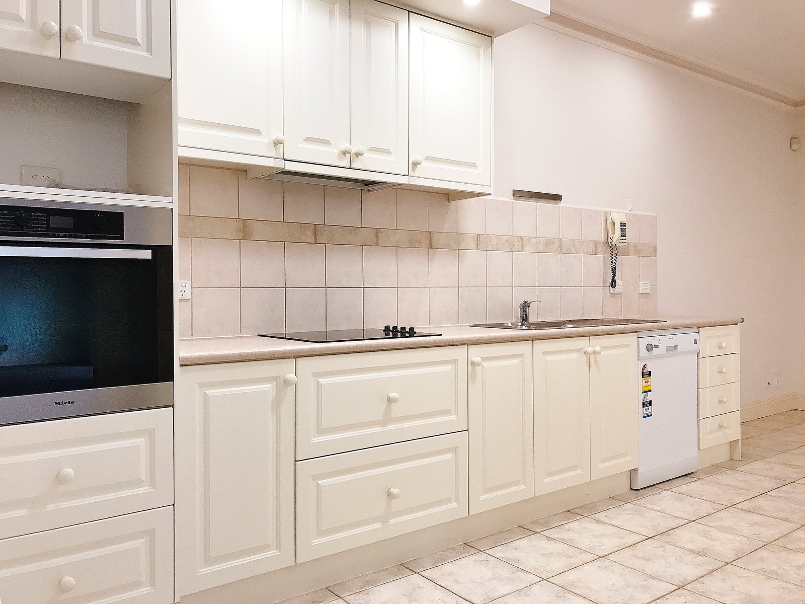 Gallery: 3/2-4 Dunsterville Street