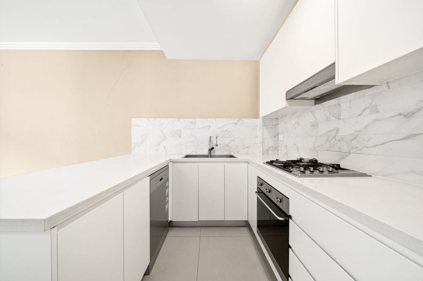 3/2-4 Hampden Street BEVERLY HILLS 2