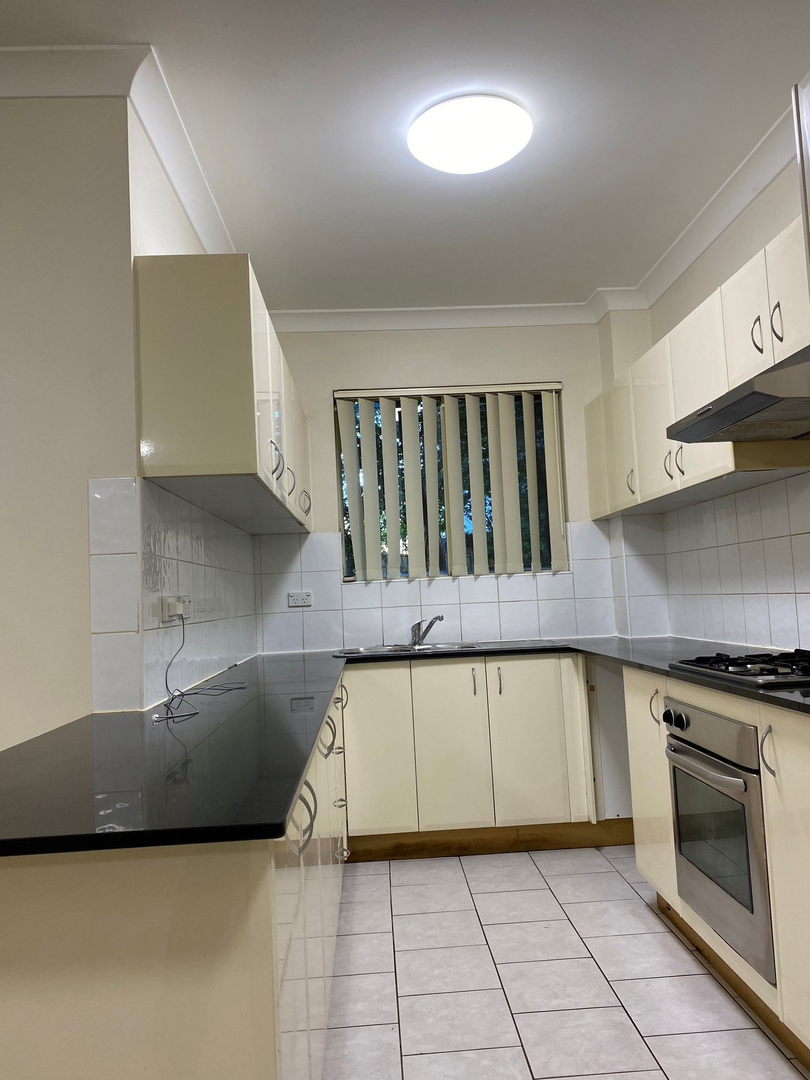 3/2-4 Lister Avenue ROCKDALE 2