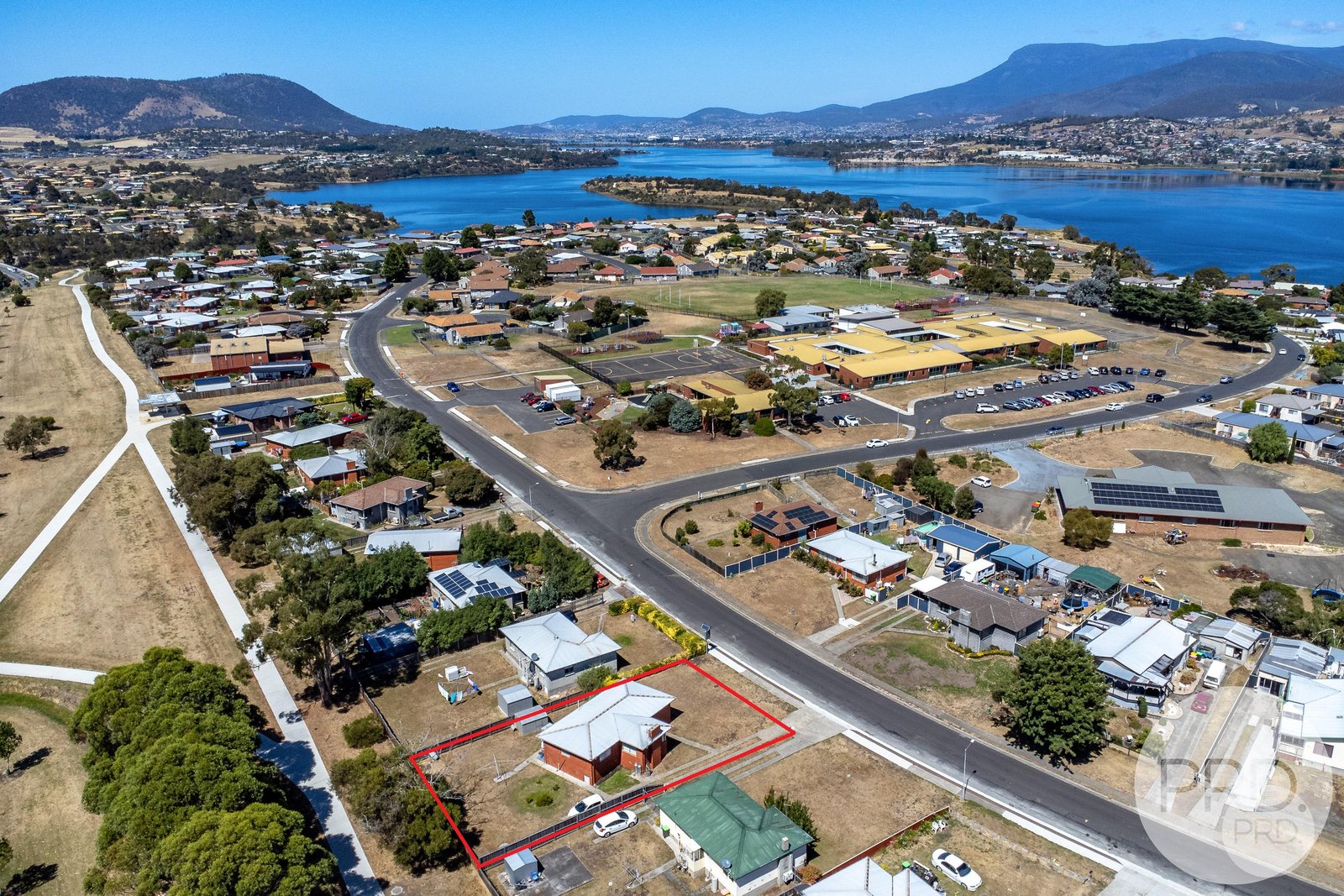 32 Albion Road BRIDGEWATER 17