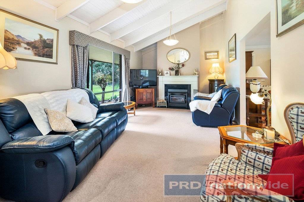 32 Ballantyne Lane YENDON 4