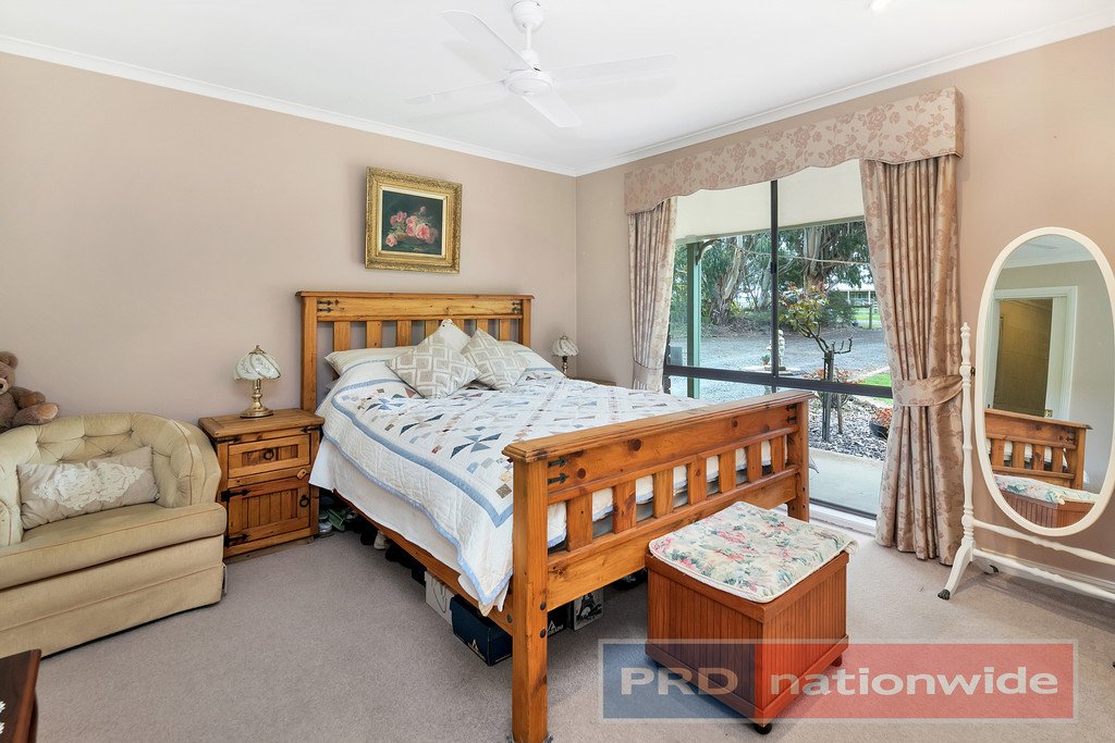 32 Ballantyne Lane YENDON 8