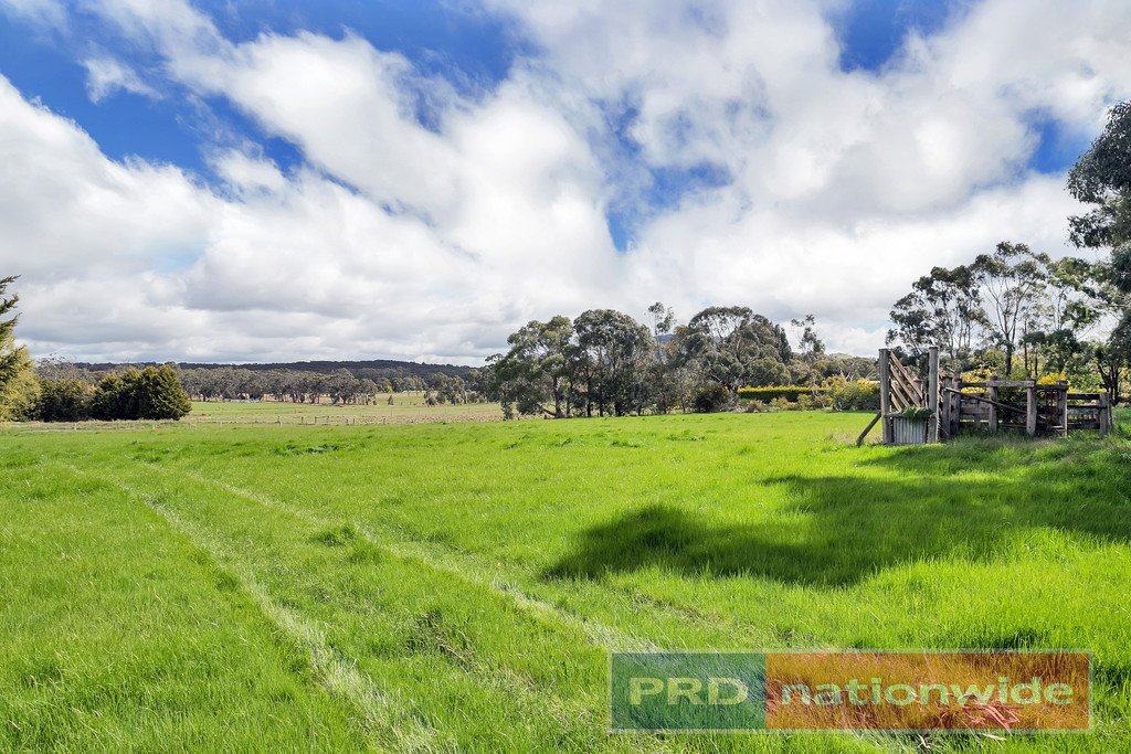 32 Ballantyne Lane YENDON 16