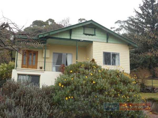 32 Bartlett Street BATLOW 1