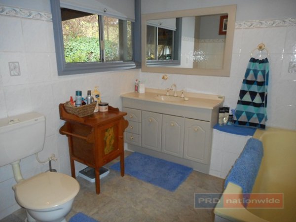 32 Bartlett Street BATLOW 9