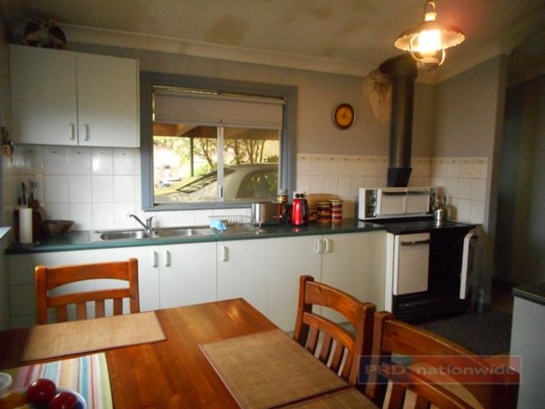32 Bartlett Street BATLOW 12
