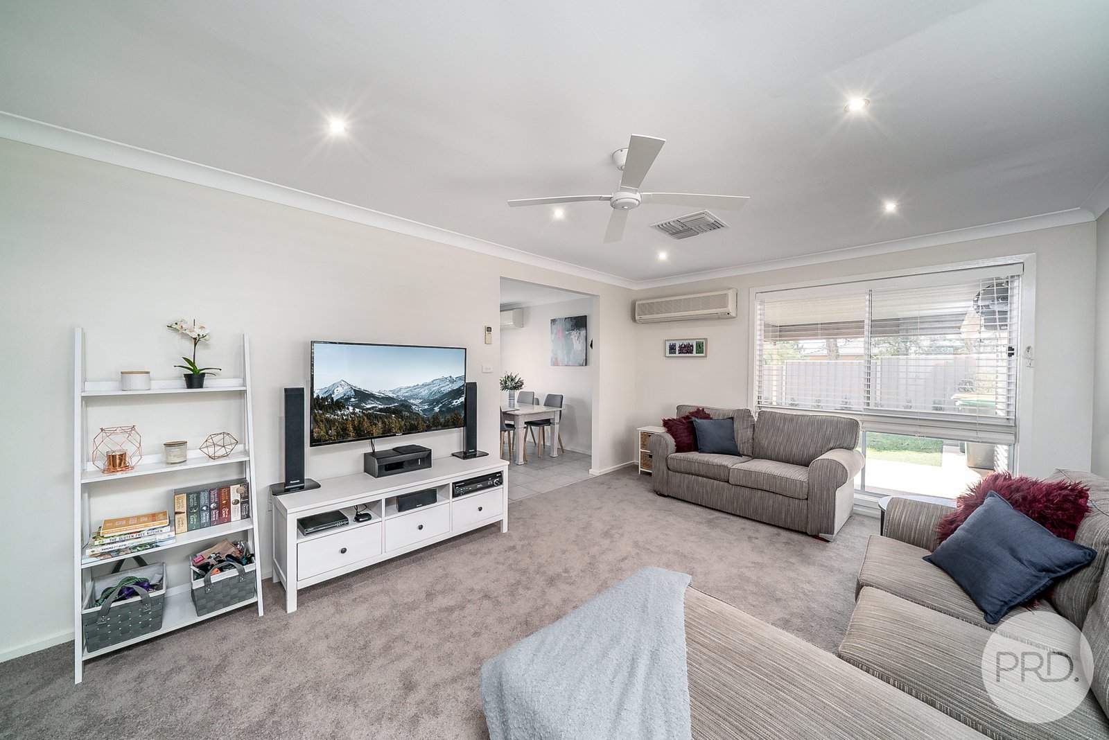 32 Bavaria Street TOLLAND 4