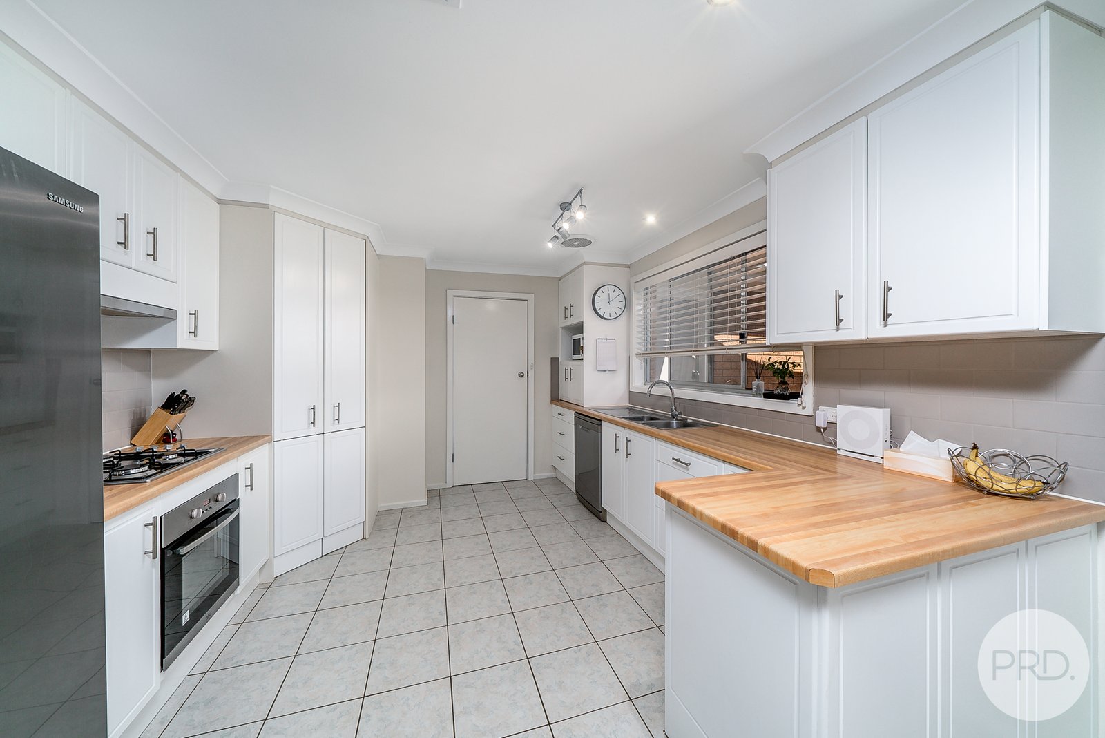 32 Bavaria Street TOLLAND 8