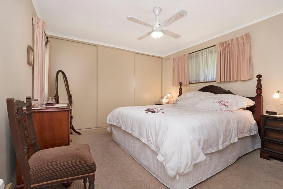 32 Bolton Drive KENNINGTON 8