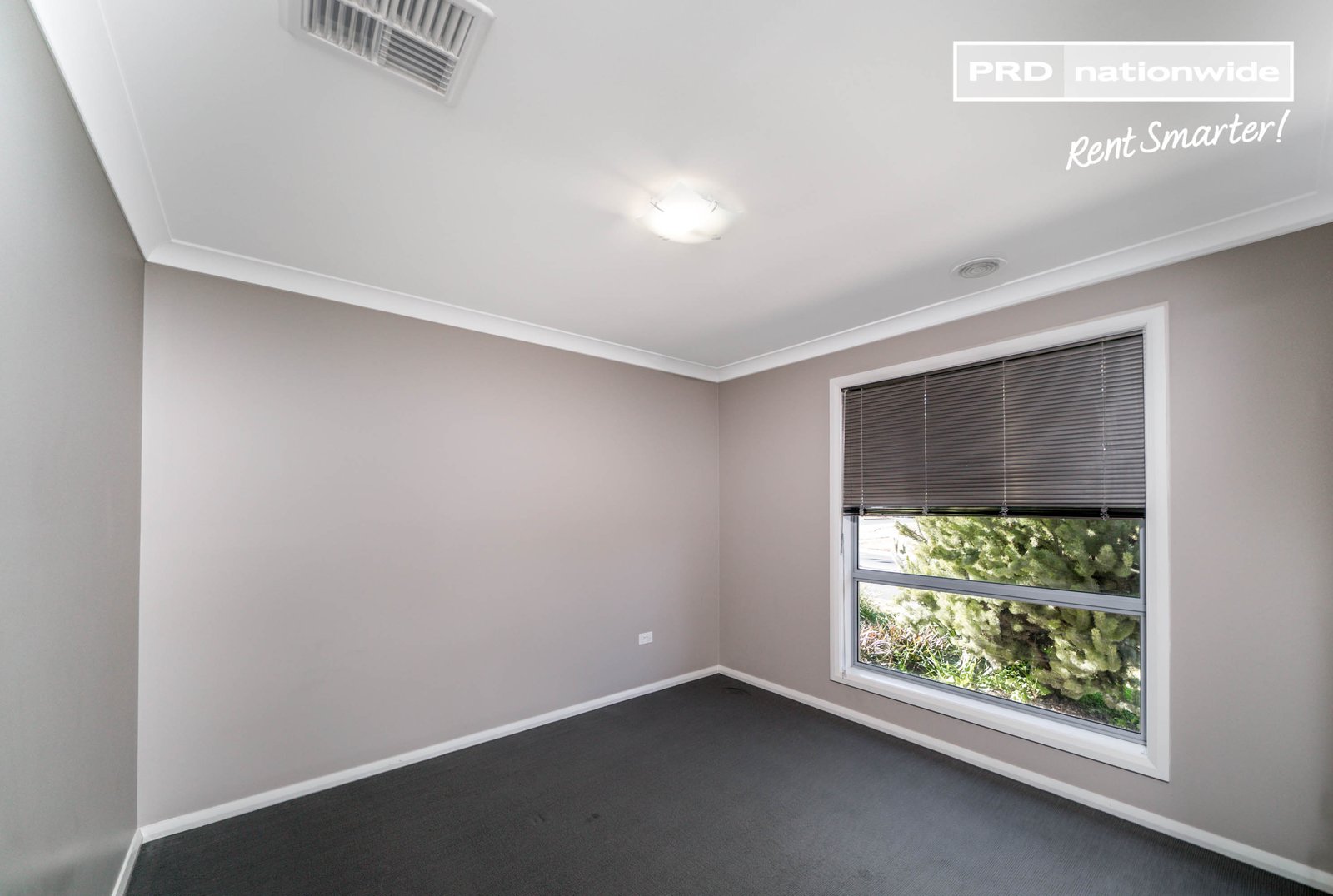 32 Bradman Drive BOOROOMA 8