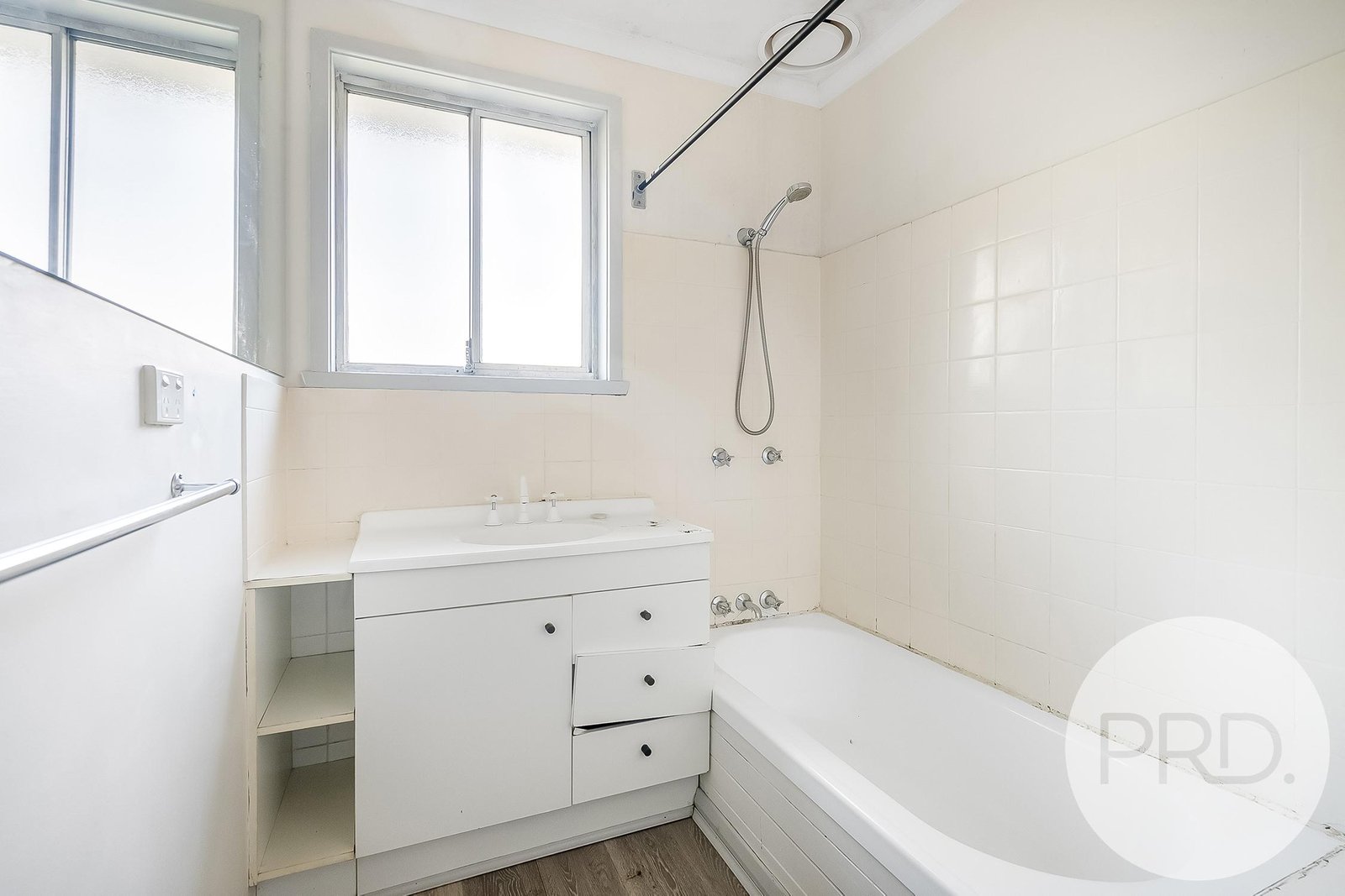 32 Bradman Street CLARENDON VALE 9