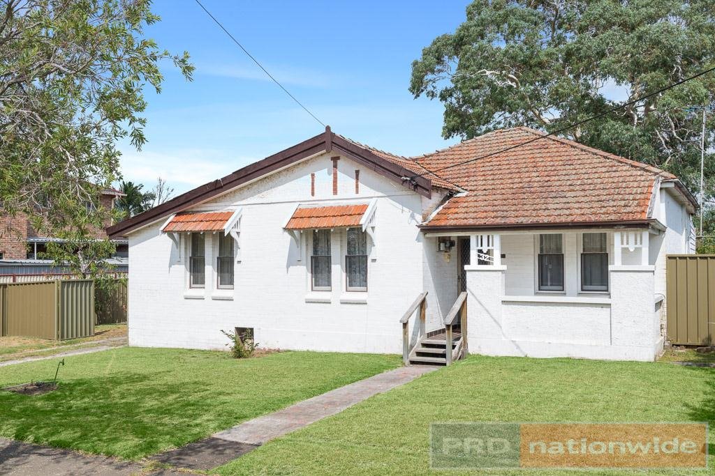 32 Brancourt Avenue BANKSTOWN 2