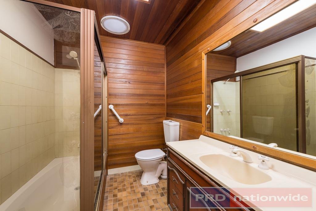 32 Brancourt Avenue BANKSTOWN 7