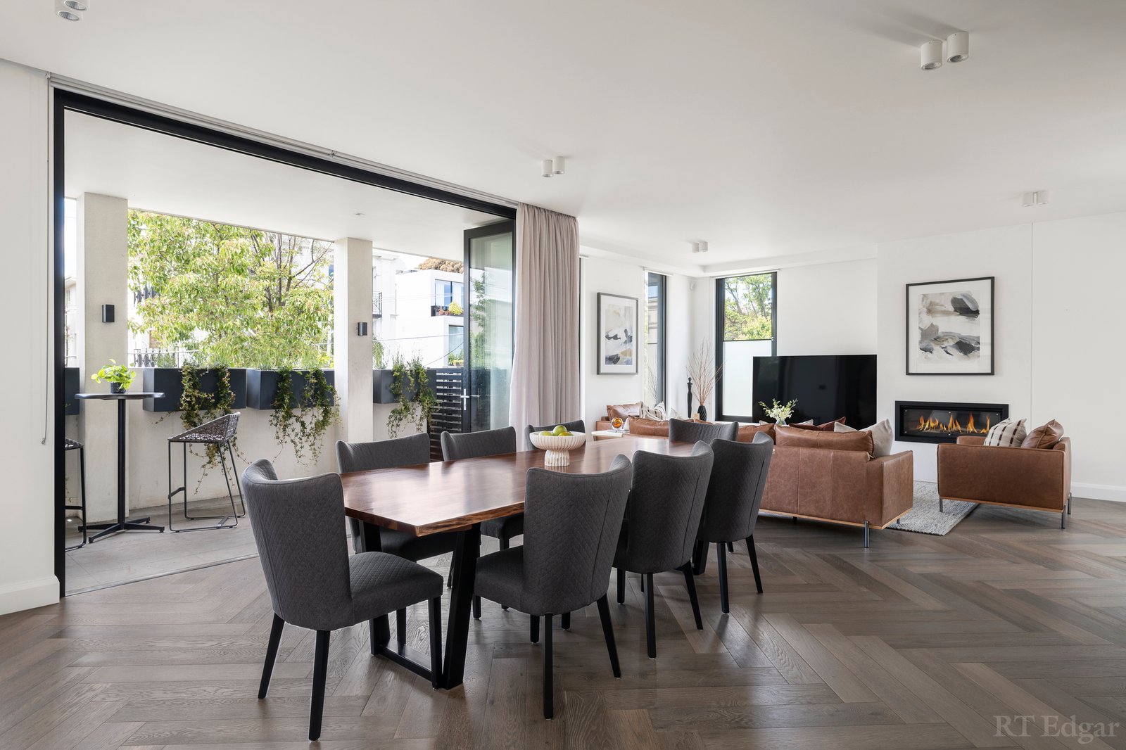 Real Estate and Property in 3/2 Brookville Road, Toorak, VIC