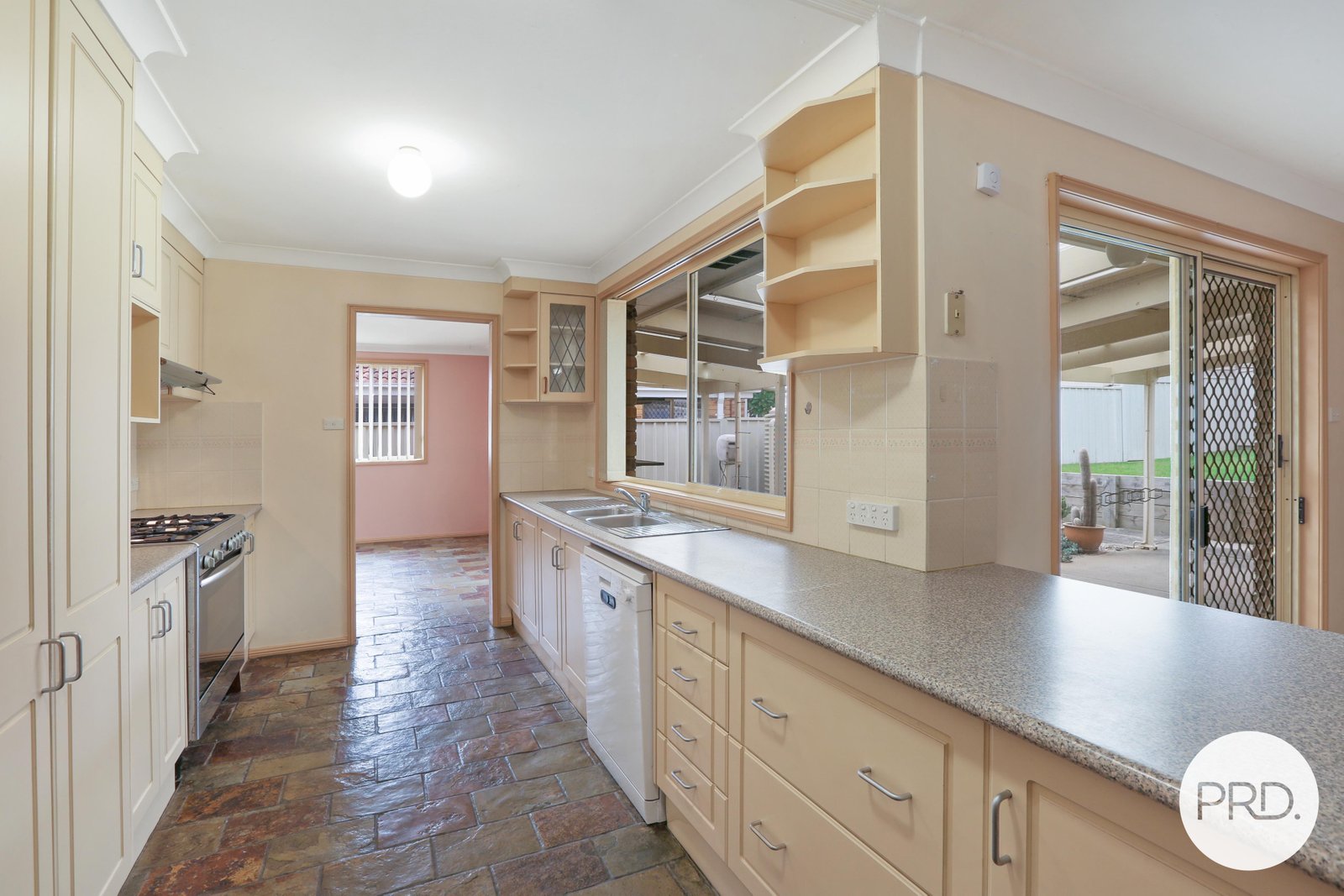 32 Burdekin Drive ALBION PARK 2