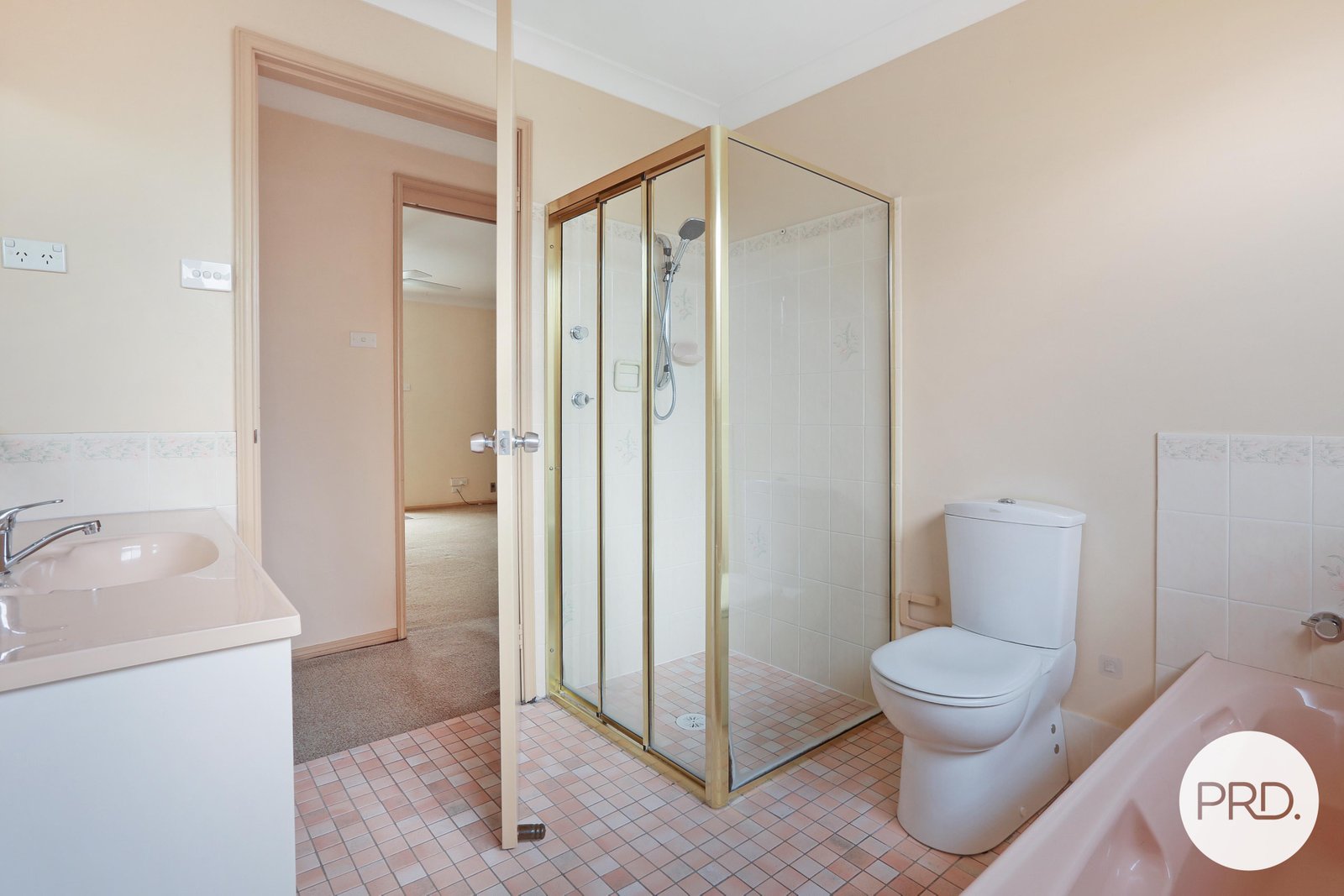 32 Burdekin Drive ALBION PARK 4