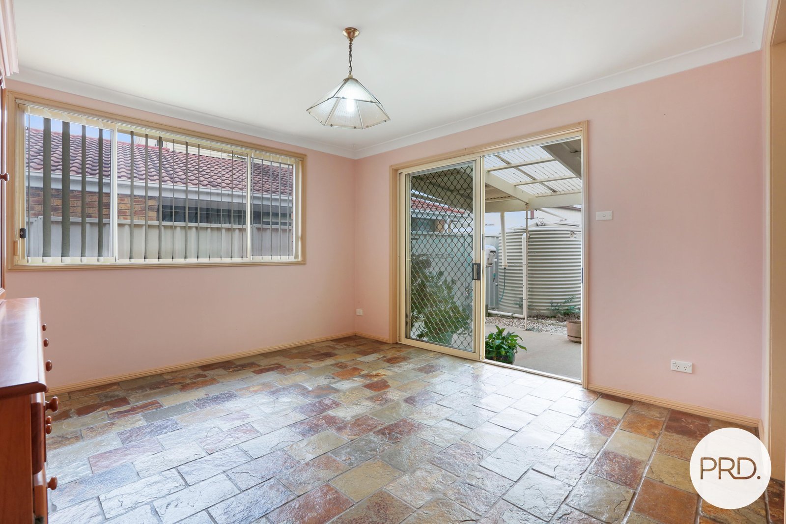 32 Burdekin Drive ALBION PARK 7