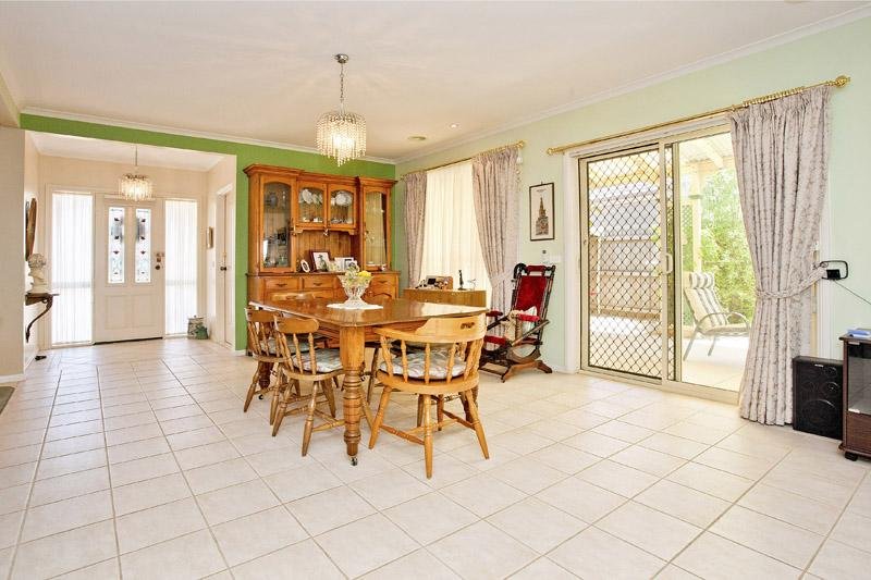 Gallery: 32 Burgundy Drive
