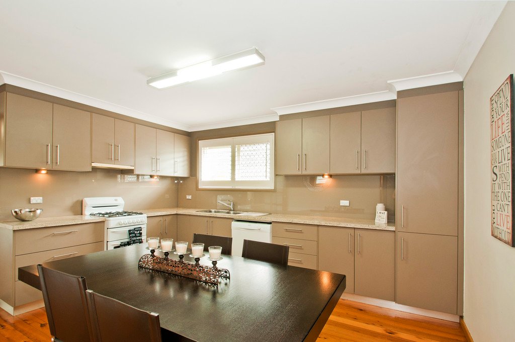 32 Burrell Crescent DAPTO 2