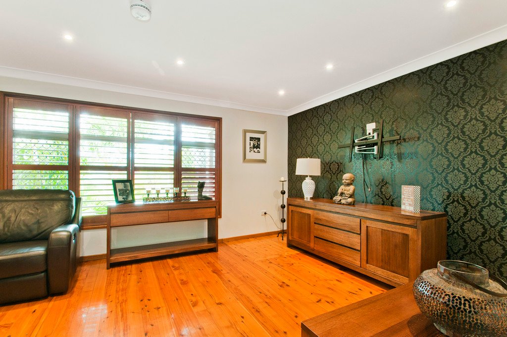 32 Burrell Crescent DAPTO 4