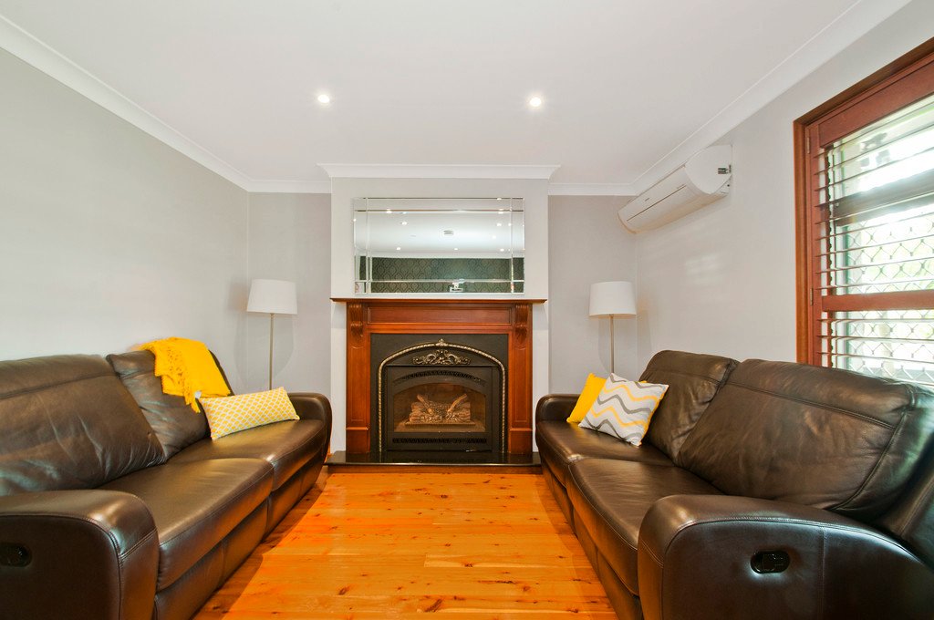 32 Burrell Crescent DAPTO 5
