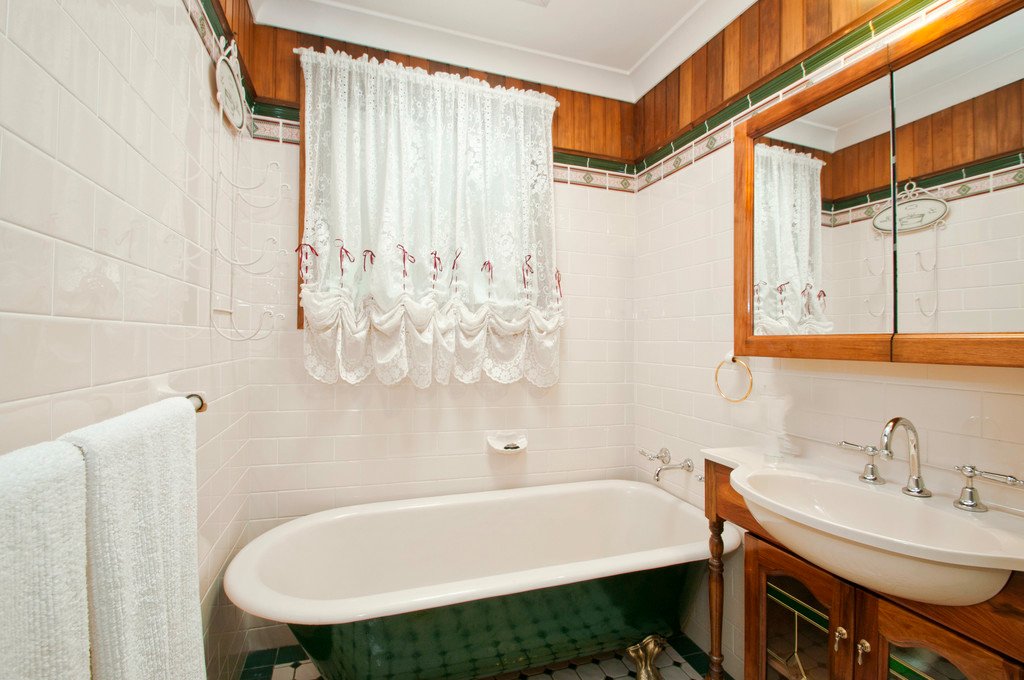 32 Burrell Crescent DAPTO 8