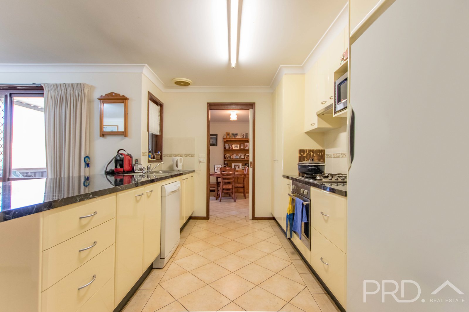32 Campbell Street ADELONG 14