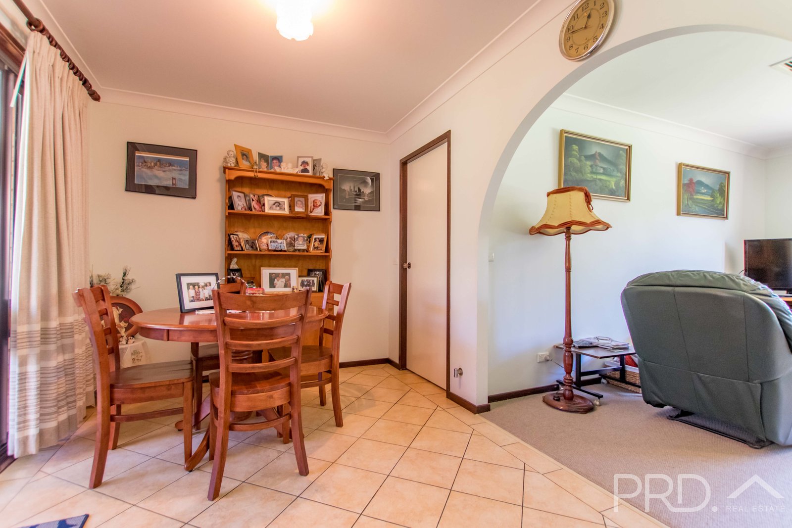 32 Campbell Street ADELONG 15