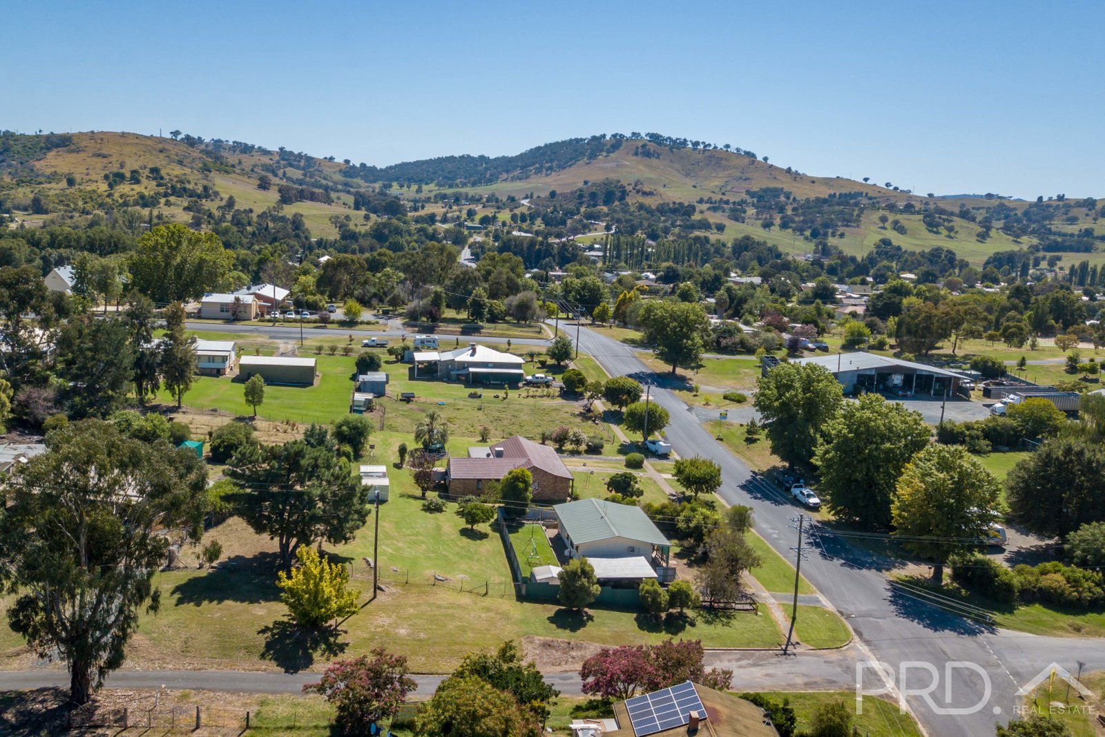 32 Campbell Street ADELONG 22