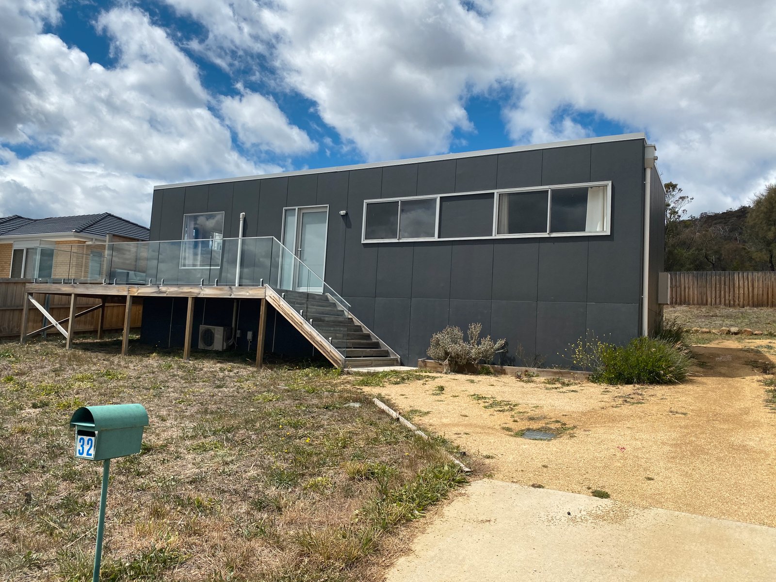 32 Camrise Drive CAMBRIDGE 1